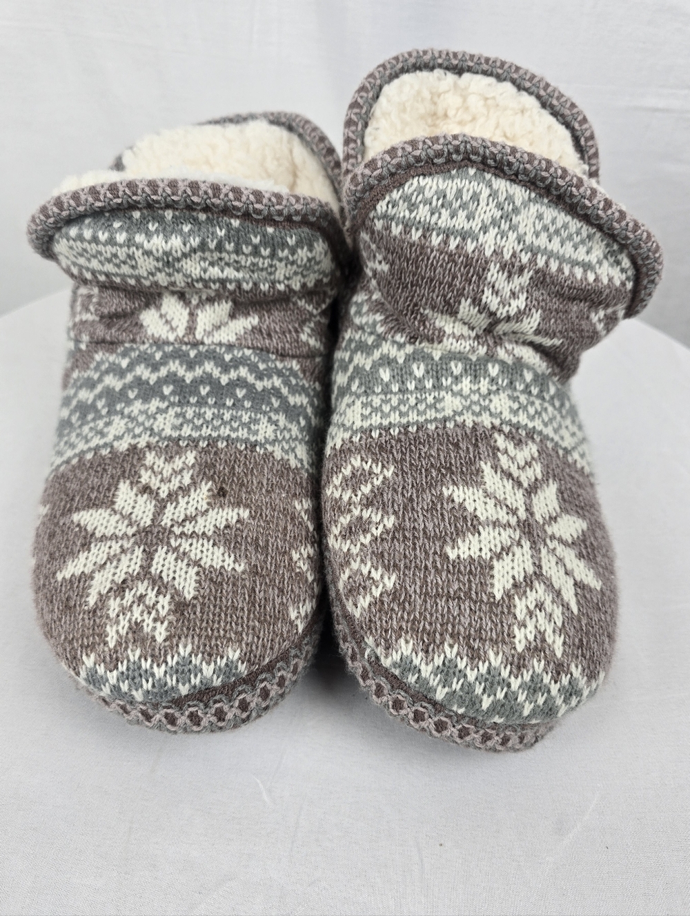 Muk Luks Slip On Warm Cozy House Shoes Sz M 7-8 - Picture 2 of 7